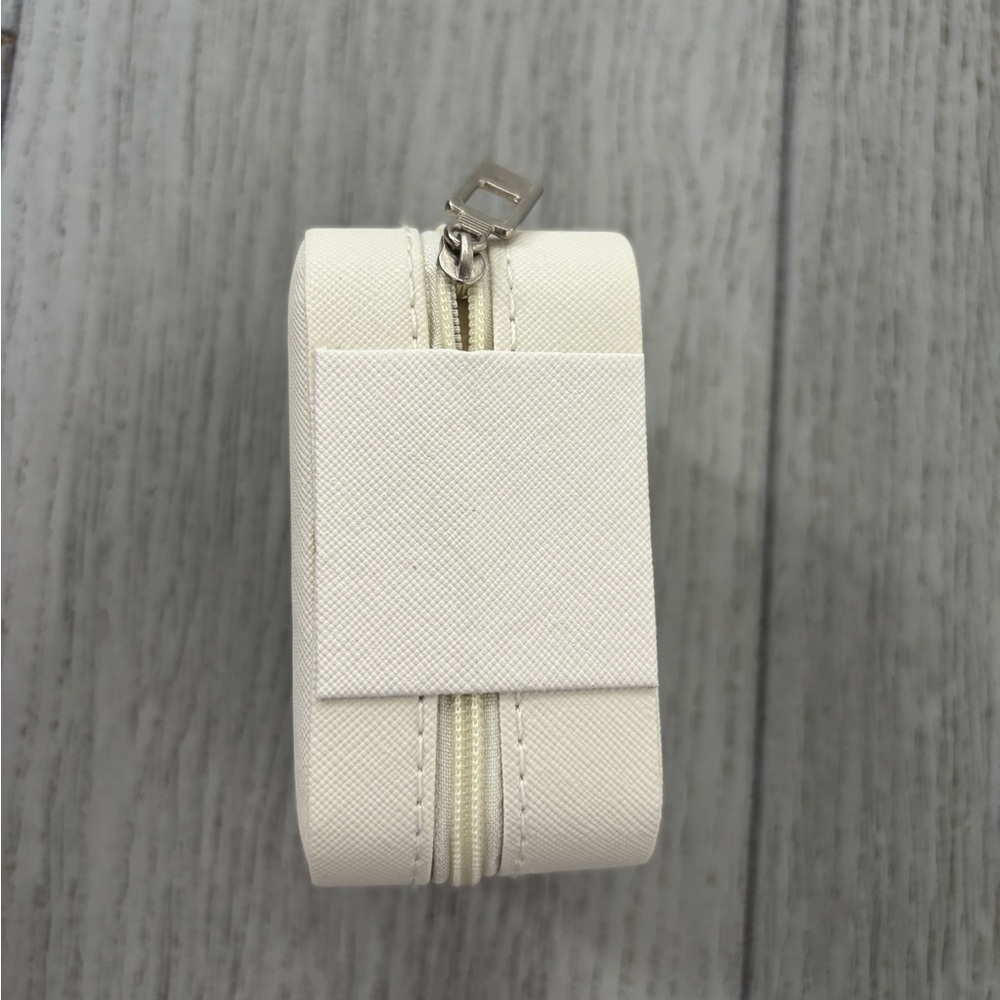 Taylor Swift jewelry box travel. EUC.
“I’m A Swiftie.” Measurements in photos. - Picture 7 of 9
